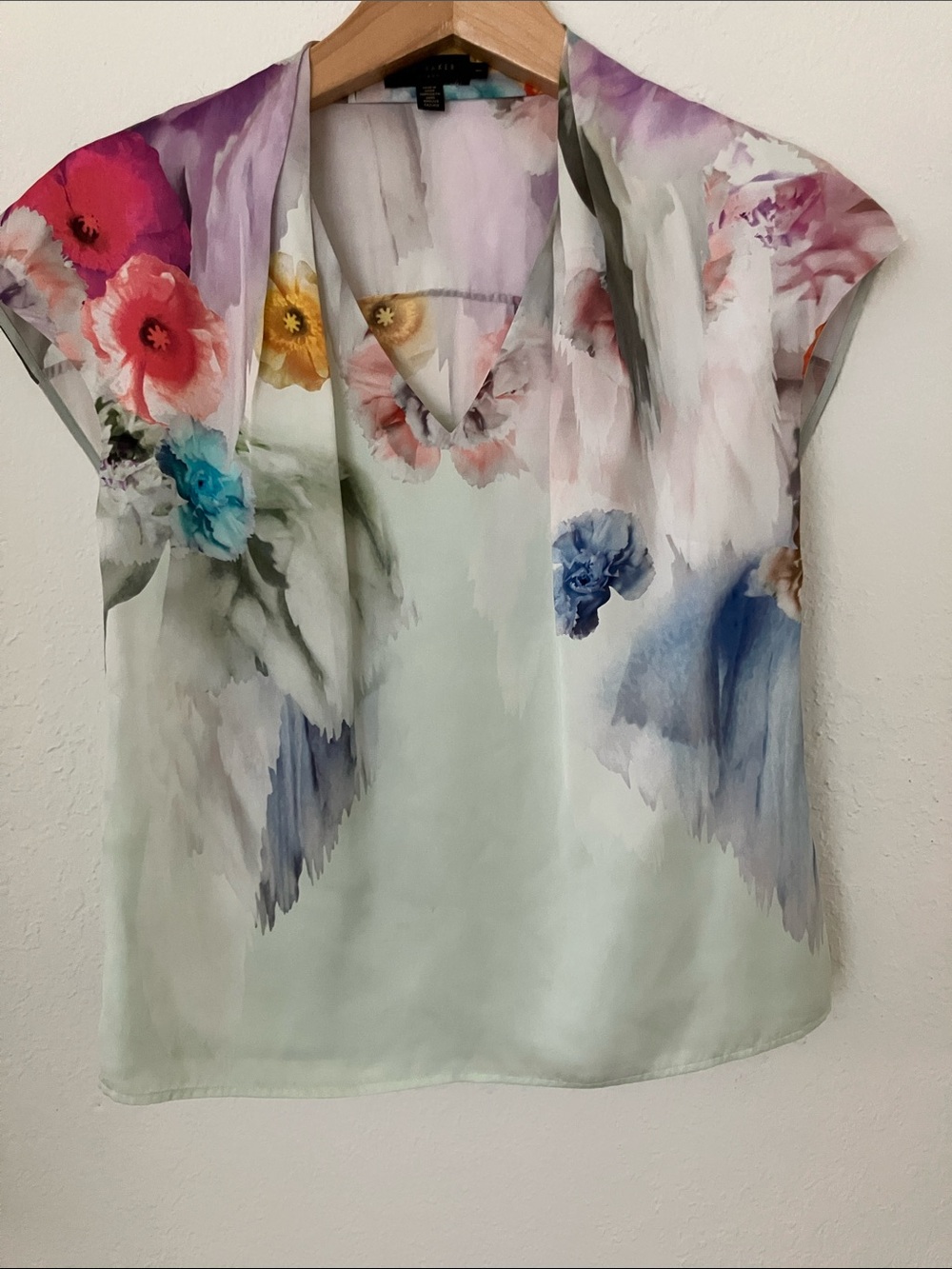 Ted Baker LONDON Floral Watercolor Cap-Sleeve Blouse. Sz 1